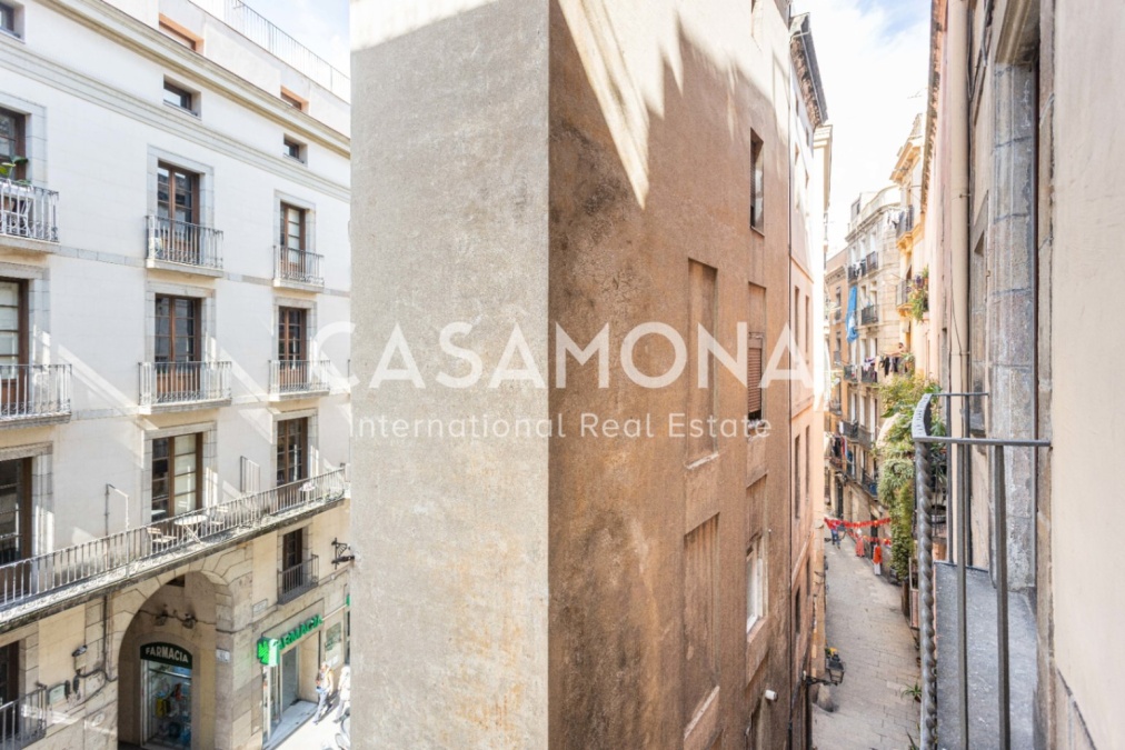 (VENDU) Appartement de 3 Chambres Entièrement Rénové avec Éléments Catalans Traditionnels à El Born (VENDU) Appartement de 3 Chambres Entièrement Rénové avec Éléments Catalans Traditionnels à El Born