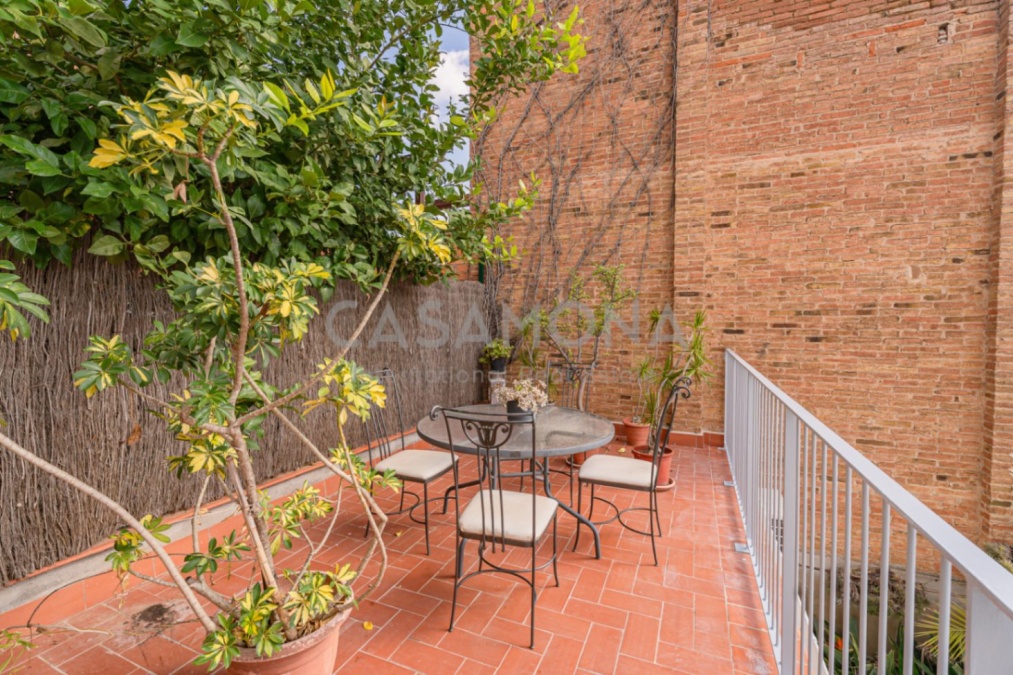 Exceptionnelle villa entièrement rénovée avec terrasse à Horta Exceptionnelle villa entièrement rénovée avec terrasse à Horta