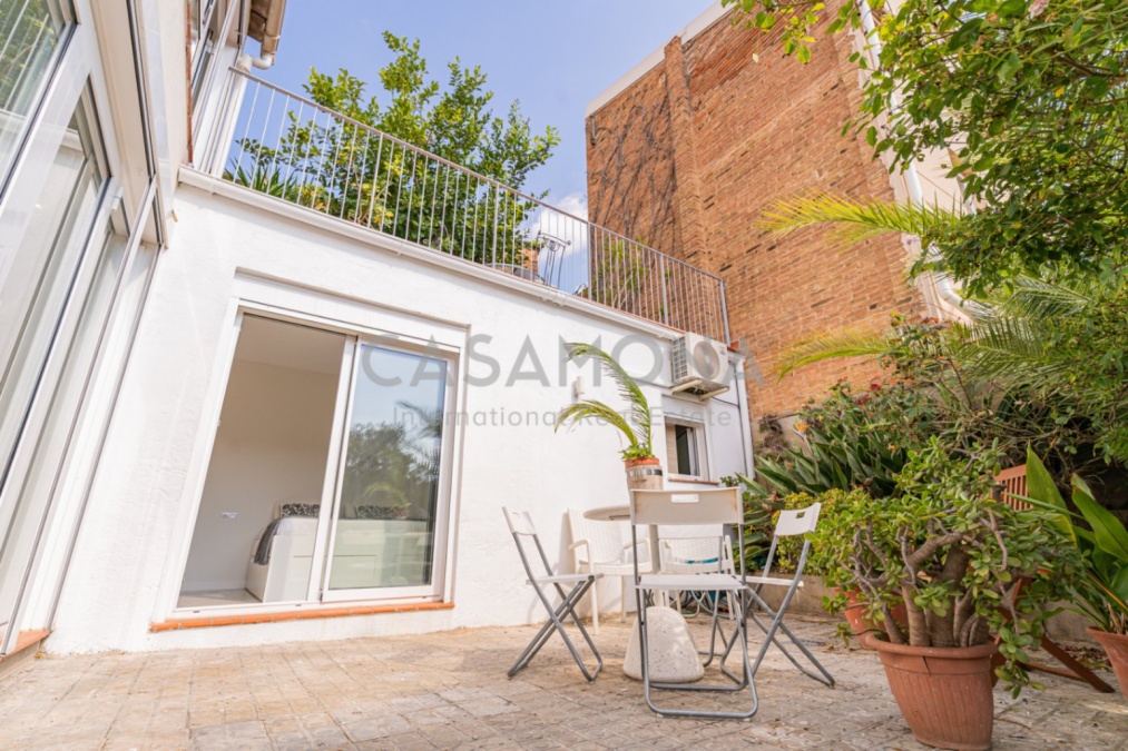 Exceptional Fully Renovated Villa With A Terrace In Horta