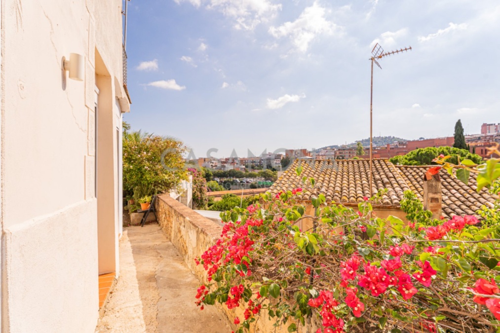 Außergewöhnliche komplett renovierte Villa mit einer Terrasse in Horta Außergewöhnliche komplett renovierte Villa mit einer Terrasse in Horta