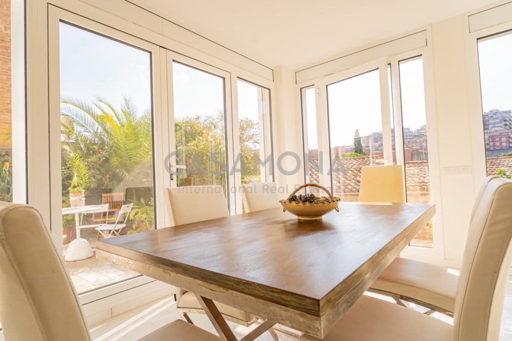 Außergewöhnliche komplett renovierte Villa mit einer Terrasse in Horta Außergewöhnliche komplett renovierte Villa mit einer Terrasse in Horta
