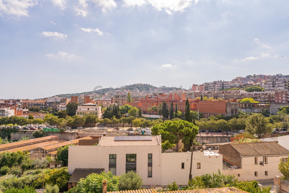 Außergewöhnliche komplett renovierte Villa mit einer Terrasse in Horta Außergewöhnliche komplett renovierte Villa mit einer Terrasse in Horta