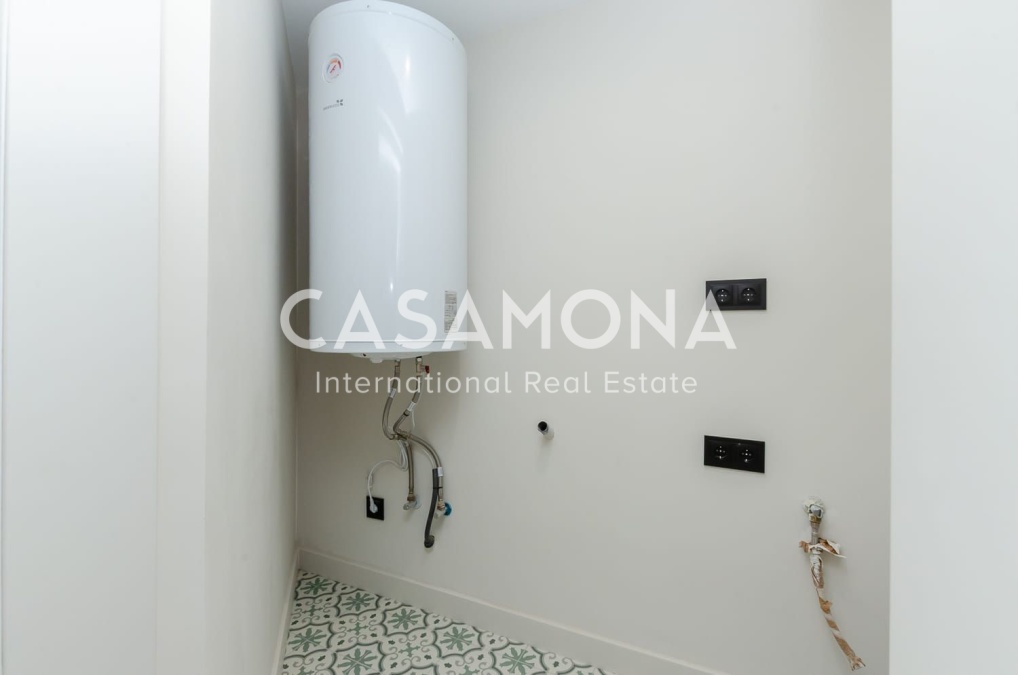Bright and Fully Renovated Luxury Apartment in Barcelona’s Gòtic District Bright and Fully Renovated Luxury Apartment in Barcelona’s Gòtic District