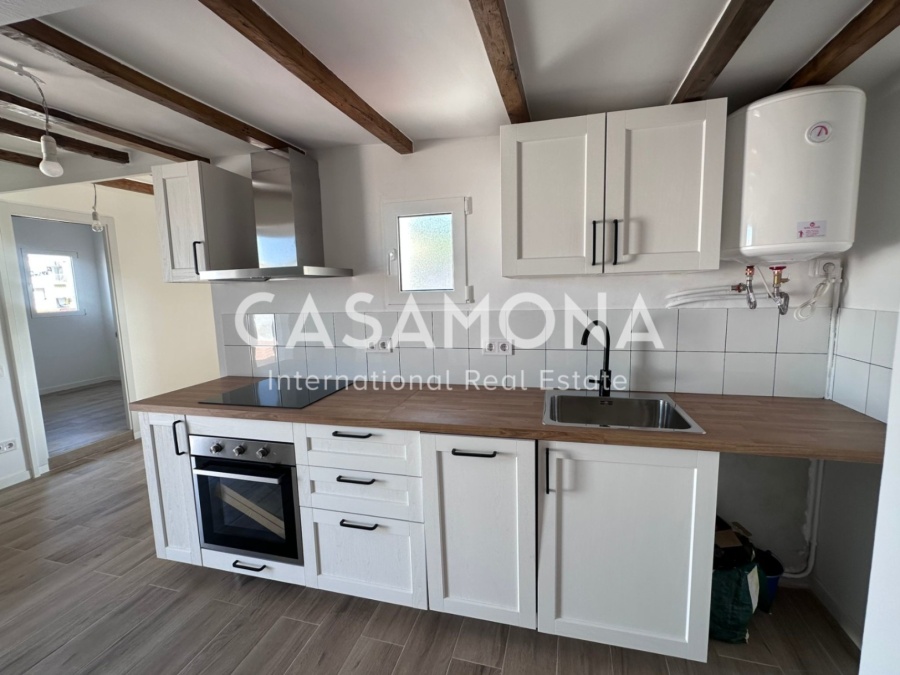 (SOLD) Stunning Penthouse with Private Terrace (SOLD) Stunning Penthouse with Private Terrace