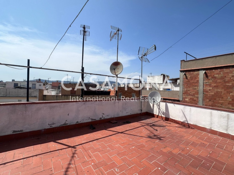 (SOLD) Stunning Penthouse with Private Terrace (SOLD) Stunning Penthouse with Private Terrace