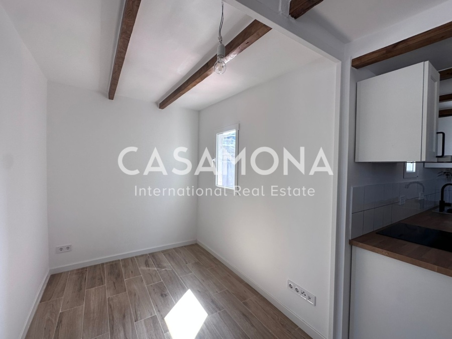 (SOLD) Stunning Penthouse with Private Terrace (SOLD) Stunning Penthouse with Private Terrace
