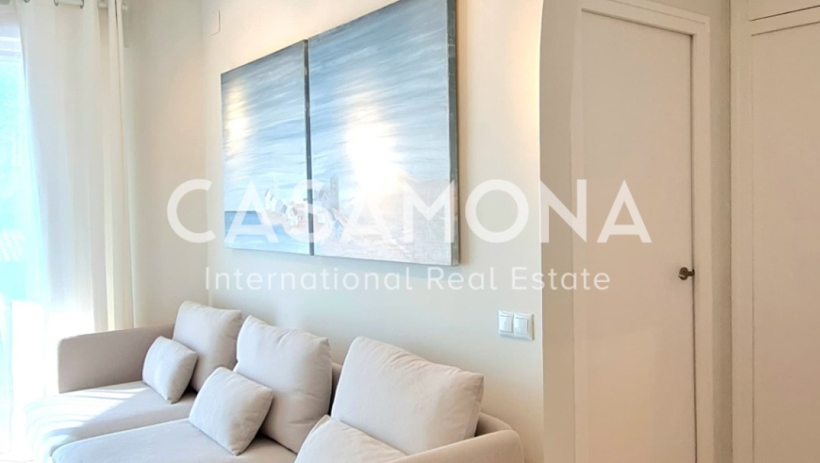 Elegant, Fully Renovated 2-Bedroom Apartment with Large Balcony in Exclusive Sarrià-Sant Gervasi