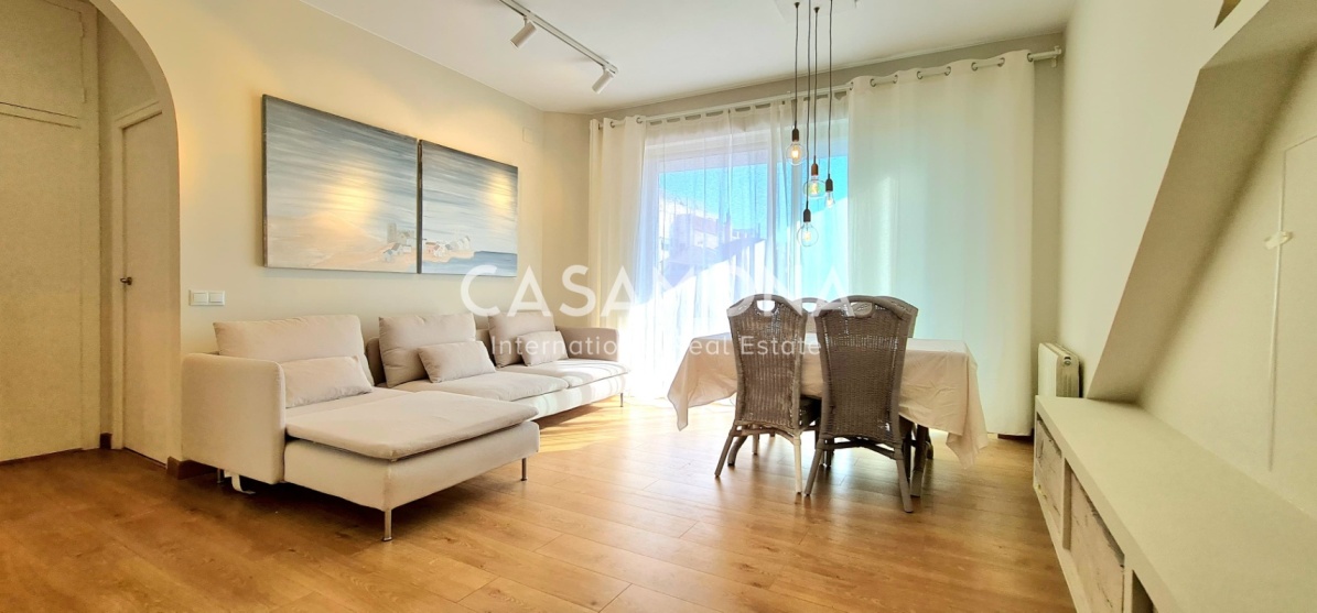 Elegant, Fully Renovated 2-Bedroom Apartment with Large Balcony in Exclusive Sarrià-Sant Gervasi