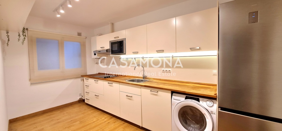 Elegant, Fully Renovated 2-Bedroom Apartment with Large Balcony in Exclusive Sarrià-Sant Gervasi