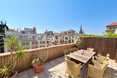 (SOLD) Luxurious 3-Bedroom Apartment with a Private Terrace next to Via Laietana (SOLD) Luxurious 3-Bedroom Apartment with a Private Terrace next to Via Laietana