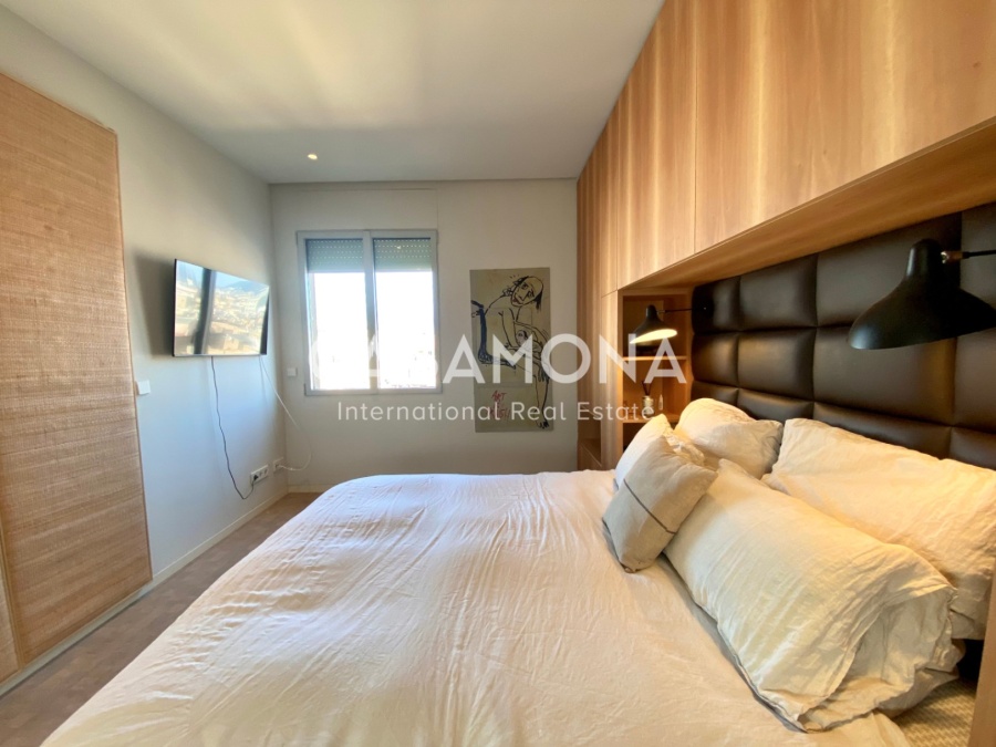 (SOLD) Luxurious 3-Bedroom Apartment with a Private Terrace next to Via Laietana 