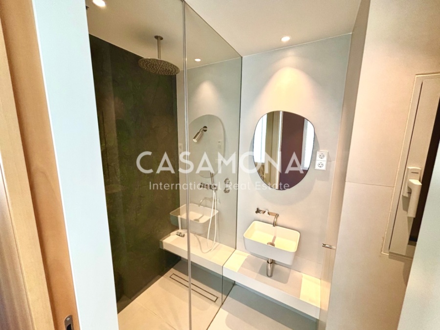 (SOLD) Luxurious 3-Bedroom Apartment with a Private Terrace next to Via Laietana 