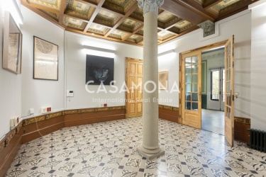 (SOLD) Bright 5-Bedroom Apartment with Original Modernist Details in the Heart of Eixample (SOLD) Bright 5-Bedroom Apartment with Original Modernist Details in the Heart of Eixample