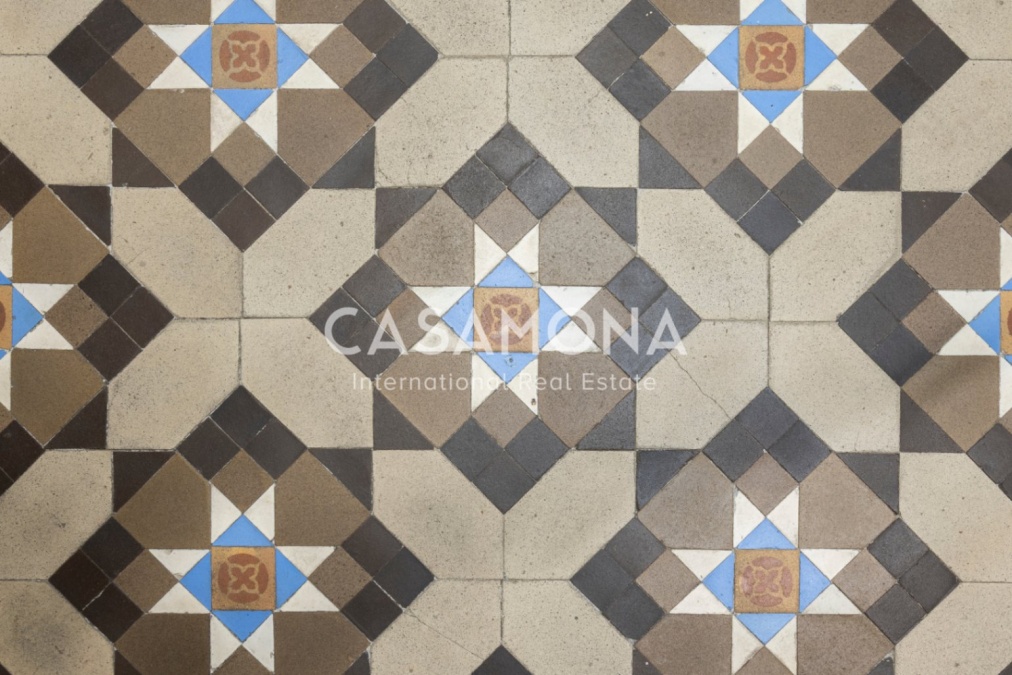 (SOLD) Bright 5-Bedroom Apartment with Original Modernist Details in the Heart of Eixample (SOLD) Bright 5-Bedroom Apartment with Original Modernist Details in the Heart of Eixample