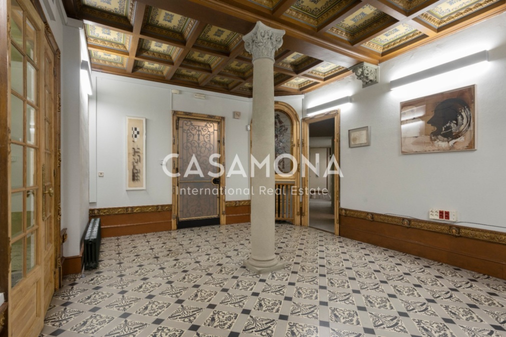 (SOLD) Bright 5-Bedroom Apartment with Original Modernist Details in the Heart of Eixample (SOLD) Bright 5-Bedroom Apartment with Original Modernist Details in the Heart of Eixample