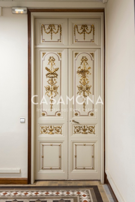 (VENUT) Pis lluminós de 5 habitacions amb detalls modernistes originals al cor de l’Eixample (VENUT) Pis lluminós de 5 habitacions amb detalls modernistes originals al cor de l’Eixample