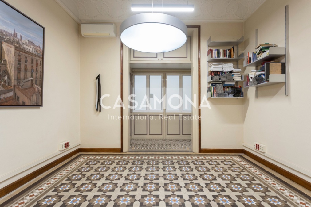 (SOLD) Bright 5-Bedroom Apartment with Original Modernist Details in the Heart of Eixample (SOLD) Bright 5-Bedroom Apartment with Original Modernist Details in the Heart of Eixample