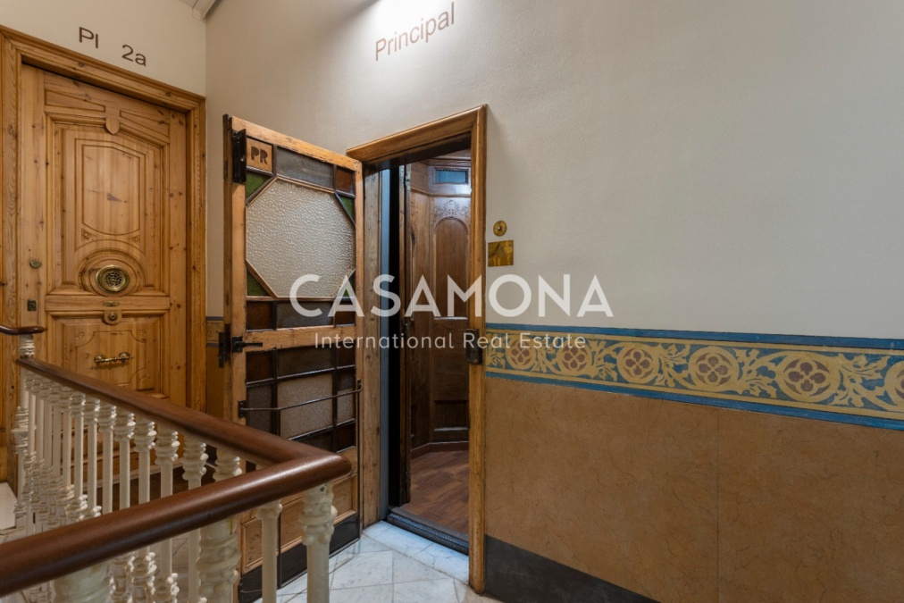 (SOLD) Bright 5-Bedroom Apartment with Original Modernist Details in the Heart of Eixample (SOLD) Bright 5-Bedroom Apartment with Original Modernist Details in the Heart of Eixample