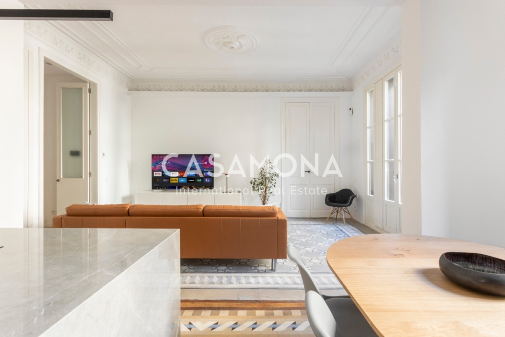 Modernistisches Juwel mit hellem Balkon im Herzen der Dreta de l’Eixample