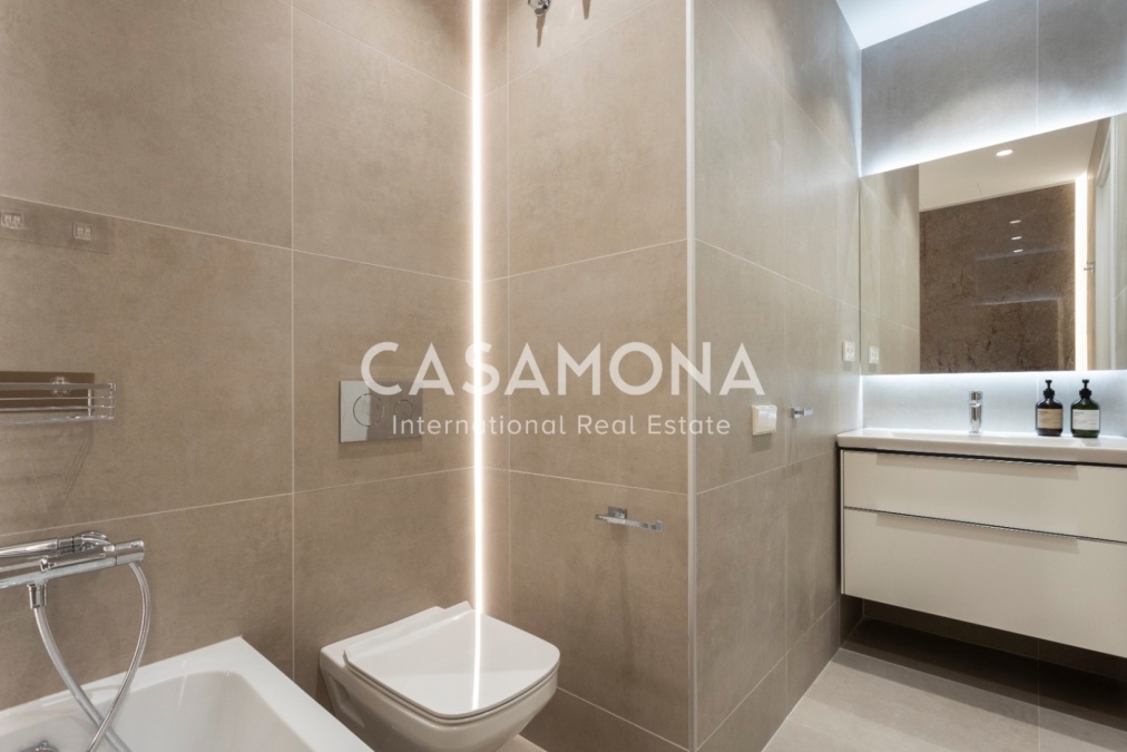 Joia modernista amb balcó lluminós al cor de la Dreta de l’Eixample Joia modernista amb balcó lluminós al cor de la Dreta de l’Eixample