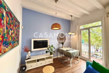 (SOLD) Fully Renovated 2 Bedroom Apartment with a Balcony Facing the Harbour of Barceloneta (SOLD) Fully Renovated 2 Bedroom Apartment with a Balcony Facing the Harbour of Barceloneta