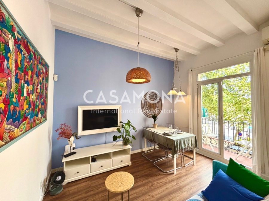 (VERKAUFT) Vollständig renovierte 2-Zimmer-Wohnung mit Balkon, der zum Hafen von Barceloneta zeigt. (VERKAUFT) Vollständig renovierte 2-Zimmer-Wohnung mit Balkon, der zum Hafen von Barceloneta zeigt.