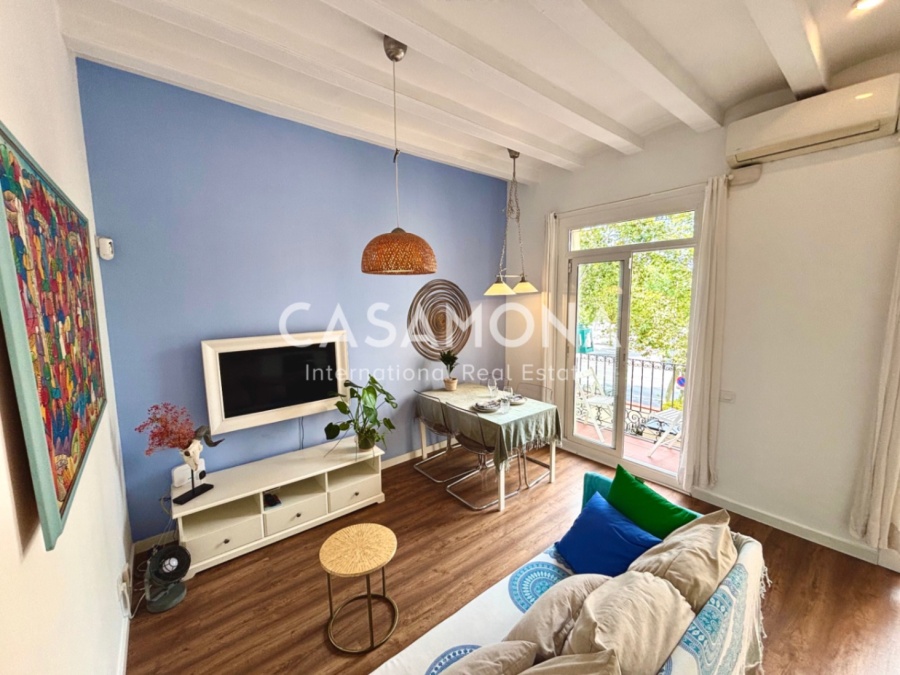 (VERKAUFT) Vollständig renovierte 2-Zimmer-Wohnung mit Balkon, der zum Hafen von Barceloneta zeigt. (VERKAUFT) Vollständig renovierte 2-Zimmer-Wohnung mit Balkon, der zum Hafen von Barceloneta zeigt.