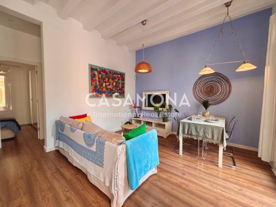 (VENDU) Appartement de 2 chambres entièrement rénové avec un balcon donnant sur le port de Barceloneta (VENDU) Appartement de 2 chambres entièrement rénové avec un balcon donnant sur le port de Barceloneta