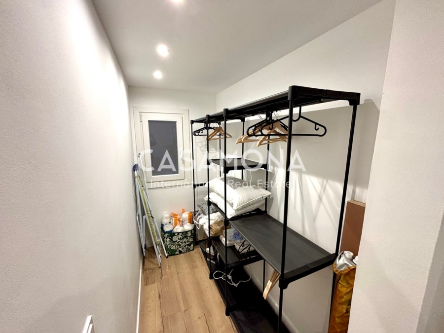 Charmant Appartement Rénové de 2 Chambres avec Balcons à Louer à Sant Pere Charmant Appartement Rénové de 2 Chambres avec Balcons à Louer à Sant Pere