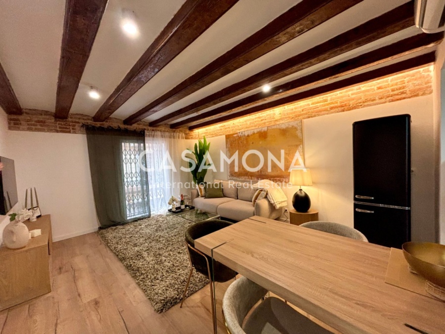 Charmant Renovierte 2-Zimmer-Wohnung mit Balkonen zur Miete in Sant Pere