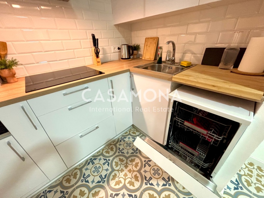 Charming Newly Renovated 2 Bedroom Apartment with Balconies for Rent in Sant Pere