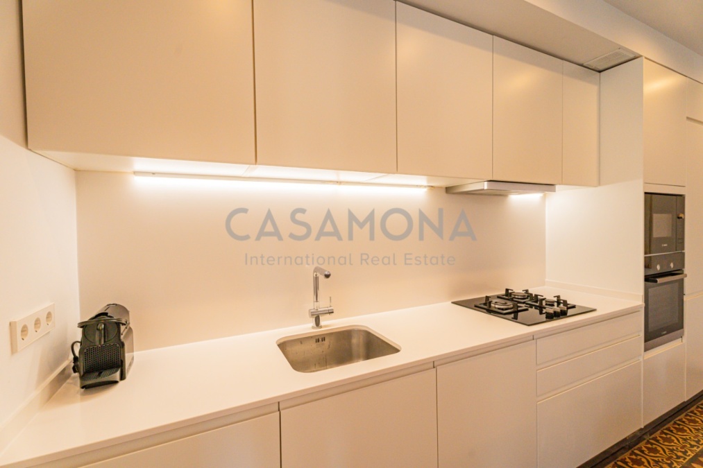 Charming 2-Bedroom Apartment With Balcony And Unique Catalan Features Near Plaça Catalunya Charming 2-Bedroom Apartment With Balcony And Unique Catalan Features Near Plaça Catalunya