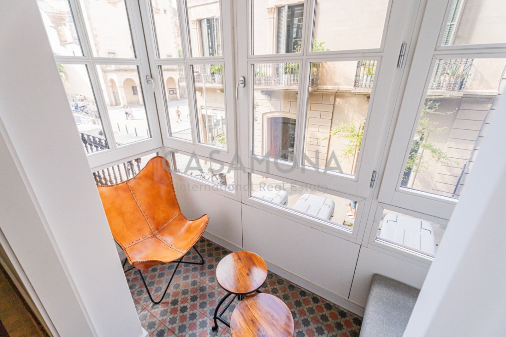 Charming 2-Bedroom Apartment With Balcony And Unique Catalan Features Near Plaça Catalunya Charming 2-Bedroom Apartment With Balcony And Unique Catalan Features Near Plaça Catalunya