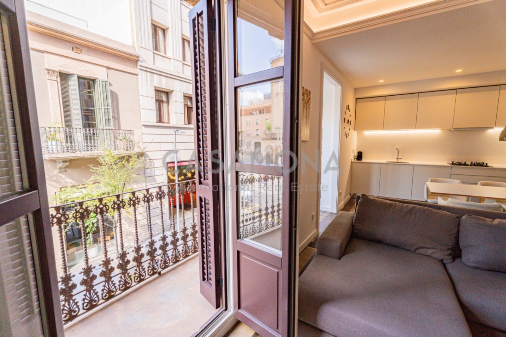 Charmante 2-Zimmer-Wohnung Mit Balkon Und Einzigartigen Katalanischen Details Nahe Plaça Catalunya