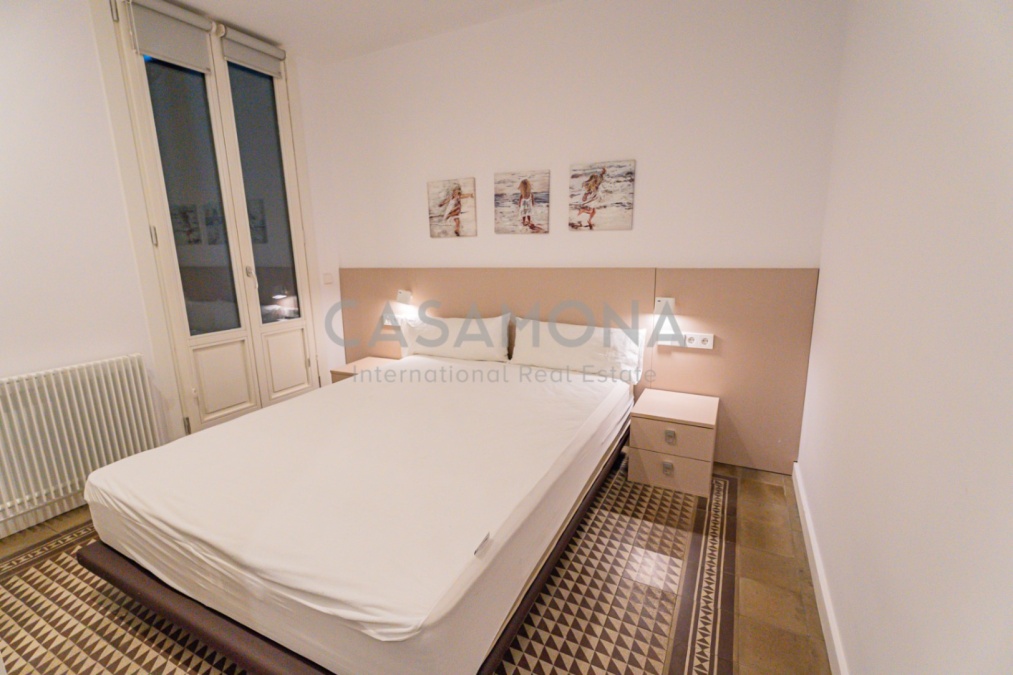 Charming 2-Bedroom Apartment With Balcony And Unique Catalan Features Near Plaça Catalunya Charming 2-Bedroom Apartment With Balcony And Unique Catalan Features Near Plaça Catalunya