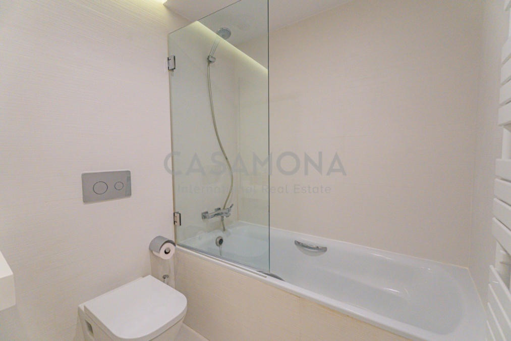 Charming 2-Bedroom Apartment With Balcony And Unique Catalan Features Near Plaça Catalunya Charming 2-Bedroom Apartment With Balcony And Unique Catalan Features Near Plaça Catalunya