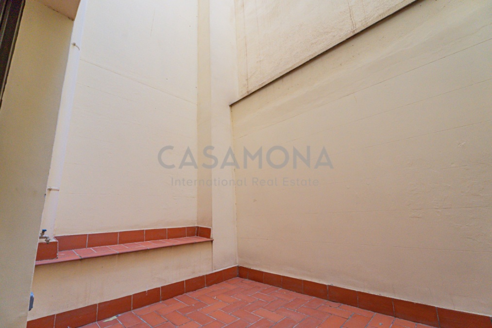 Charmant Appartement De 2 Chambres Avec Balcon Et Détails Catalans Uniques Près De La Plaça Catalunya Charmant Appartement De 2 Chambres Avec Balcon Et Détails Catalans Uniques Près De La Plaça Catalunya