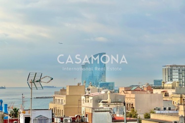 (SOLD) Sea view apartment with double terrace – renovation project full of potential