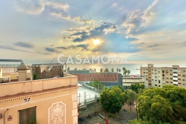 (SOLD) Sea view apartment with double terrace – renovation project full of potential