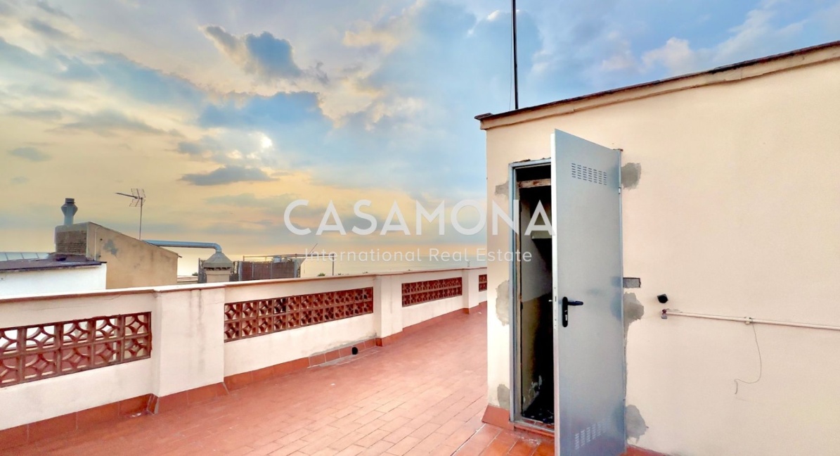 Appartement avec vue sur mer et double terrasse – projet de rénovation au grand potentiel