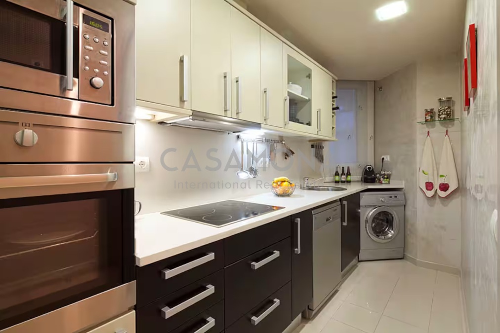 Amplio Piso De 2 Dormitorios Cerca De La Sagrada Família