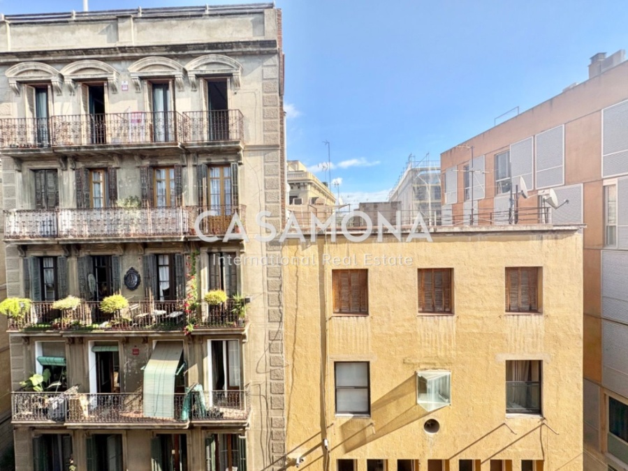Trendiges Duplex mit 2 Schlafzimmern und Dachterrasse im gefragten Viertel El Born Trendiges Duplex mit 2 Schlafzimmern und Dachterrasse im gefragten Viertel El Born