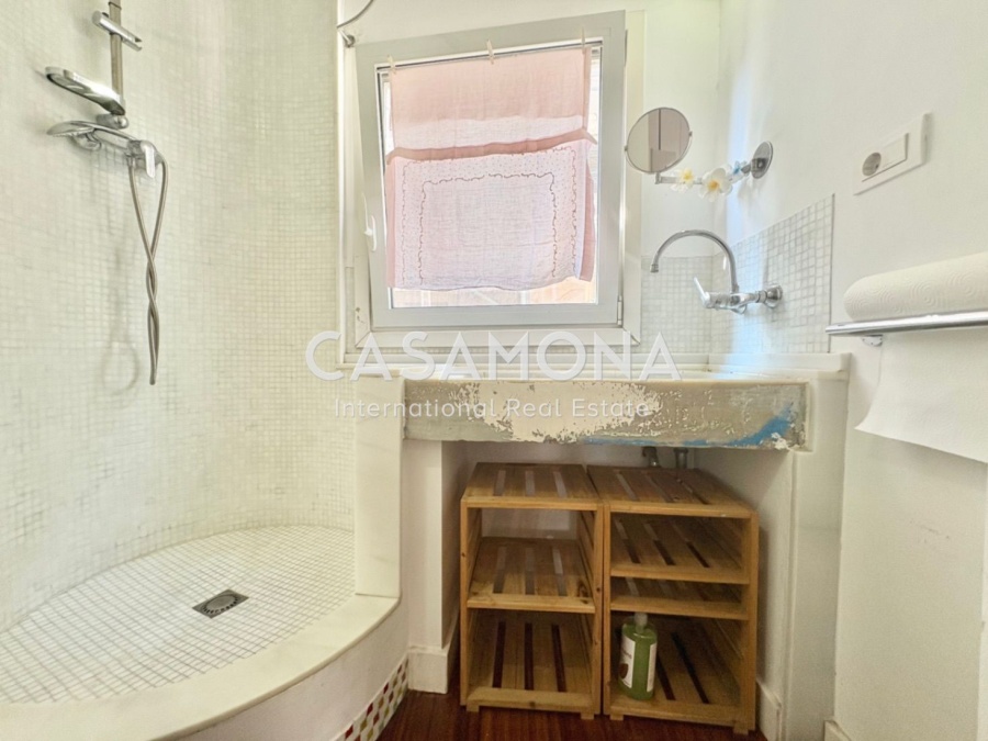 Trendiges Duplex mit 2 Schlafzimmern und Dachterrasse im gefragten Viertel El Born Trendiges Duplex mit 2 Schlafzimmern und Dachterrasse im gefragten Viertel El Born