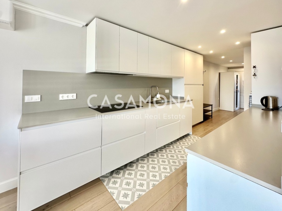 Appartement 3 chambres, rénové avec soin et entièrement meublé Appartement 3 chambres, rénové avec soin et entièrement meublé