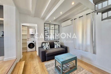 (VENDU) Penthouse moderne d’une chambre avec terrasse exclusive et vue exceptionnelle sur la ville (VENDU) Penthouse moderne d’une chambre avec terrasse exclusive et vue exceptionnelle sur la ville