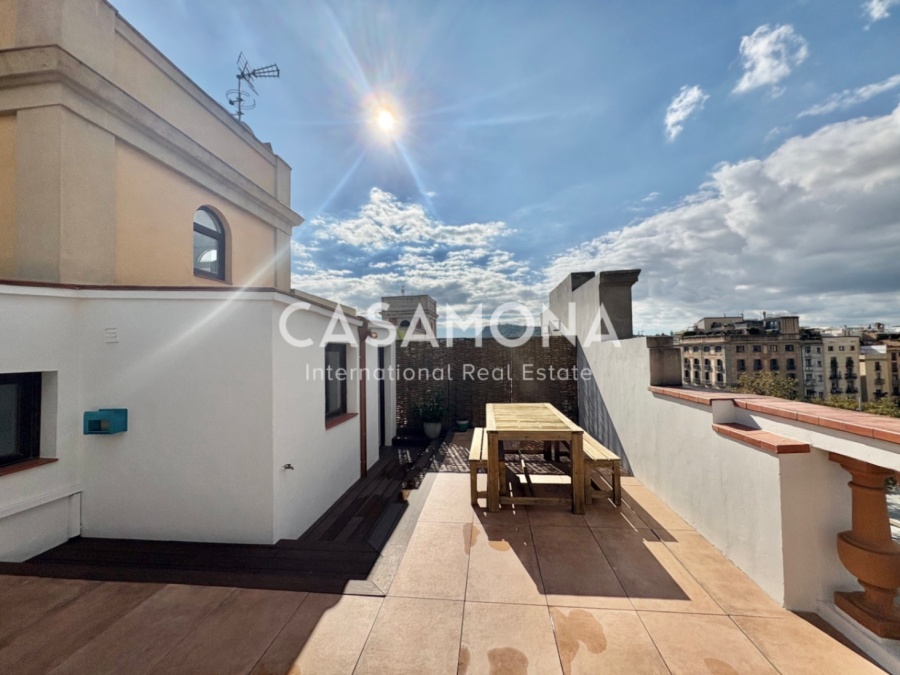 (VENUT) Àtic modern d’1 dormitori amb terrassa exclusiva i vistes excepcionals a la ciutat (VENUT) Àtic modern d’1 dormitori amb terrassa exclusiva i vistes excepcionals a la ciutat