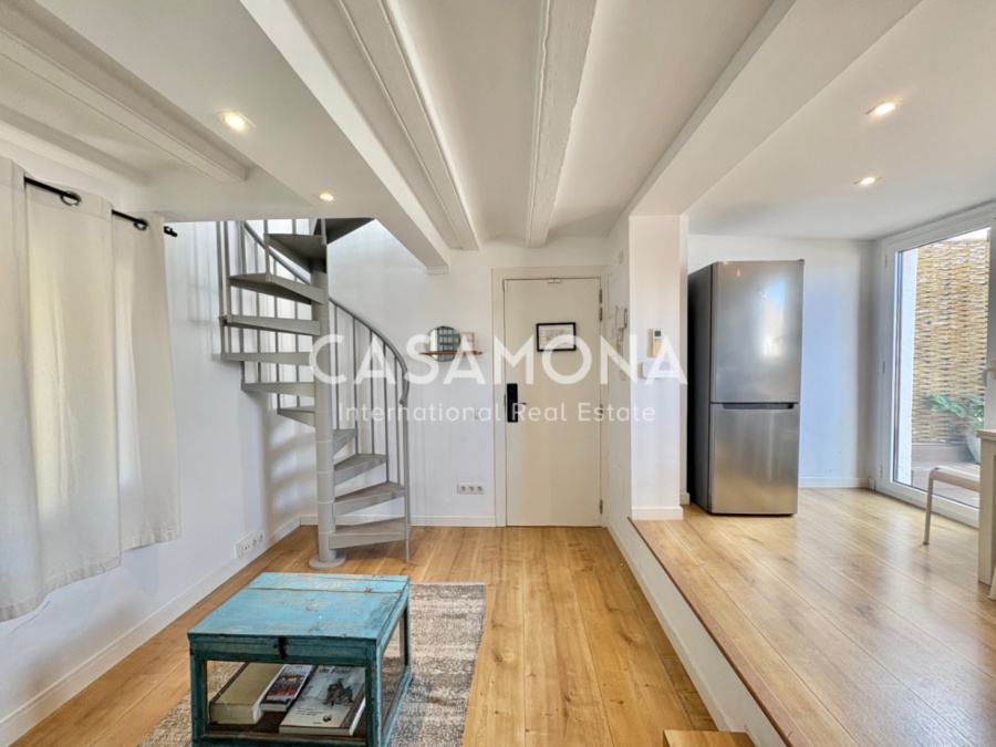 (VENDU) Penthouse moderne d’une chambre avec terrasse exclusive et vue exceptionnelle sur la ville (VENDU) Penthouse moderne d’une chambre avec terrasse exclusive et vue exceptionnelle sur la ville