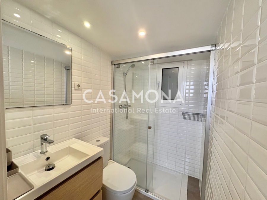 (VENDU) Penthouse moderne d’une chambre avec terrasse exclusive et vue exceptionnelle sur la ville (VENDU) Penthouse moderne d’une chambre avec terrasse exclusive et vue exceptionnelle sur la ville