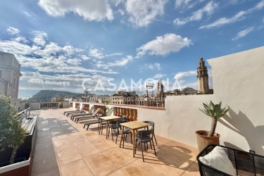 Fully Renovated 3-Bedroom Apartment in Port Vell Combining Historic Charm and Modern Elegance Fully Renovated 3-Bedroom Apartment in Port Vell Combining Historic Charm and Modern Elegance