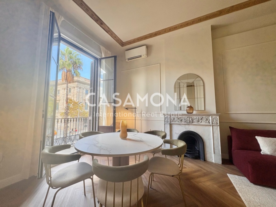 Fully Renovated 3-Bedroom Apartment in Port Vell Combining Historic Charm and Modern Elegance